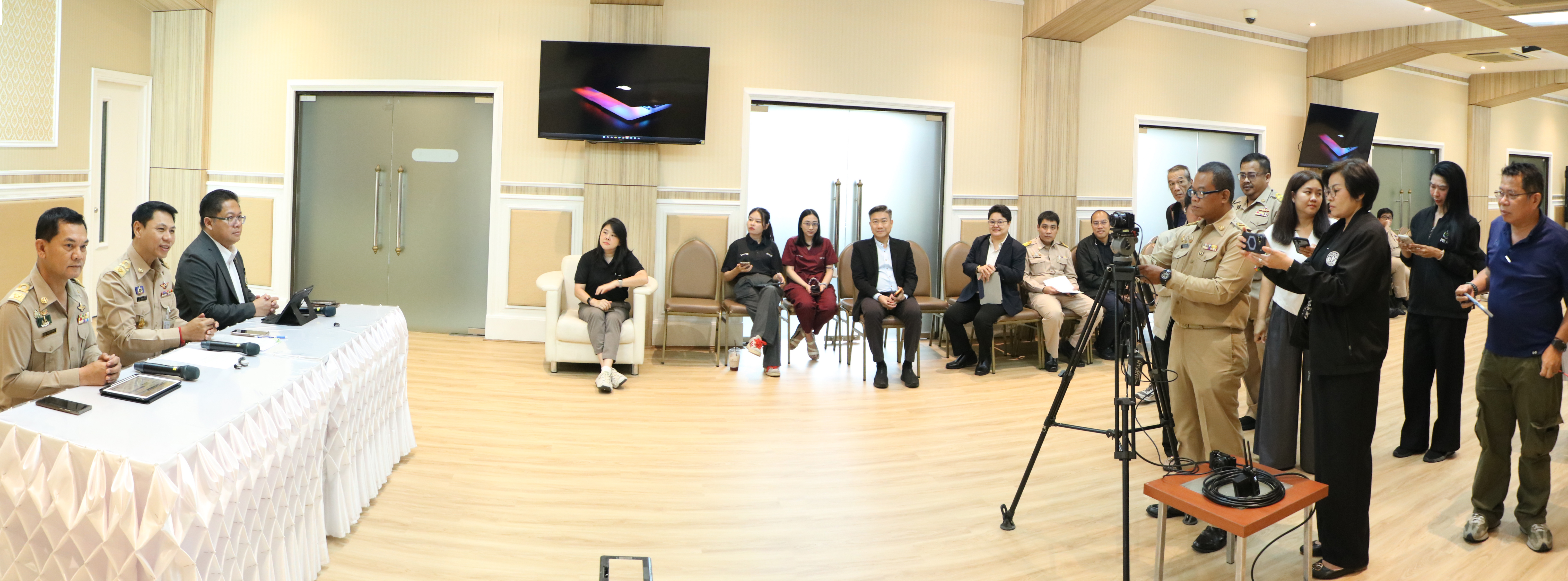 title - ส.ป.ก. ร่วมแถลงข่าวรายงานสถานการณ์น้ำ กระทรวงเกษตรและสหกรณ์
